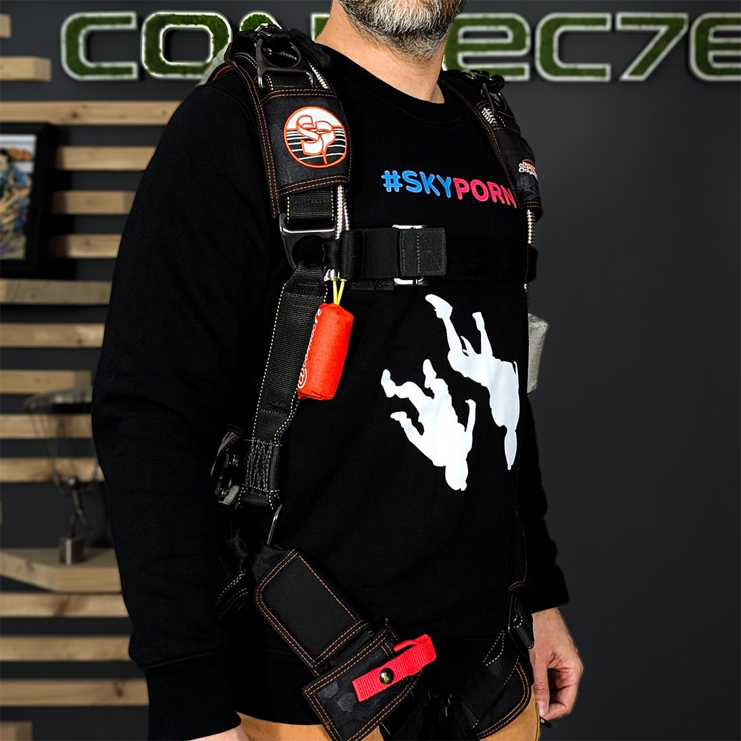 sweat skyporn parachutisme porté avec harnais skydiving noir